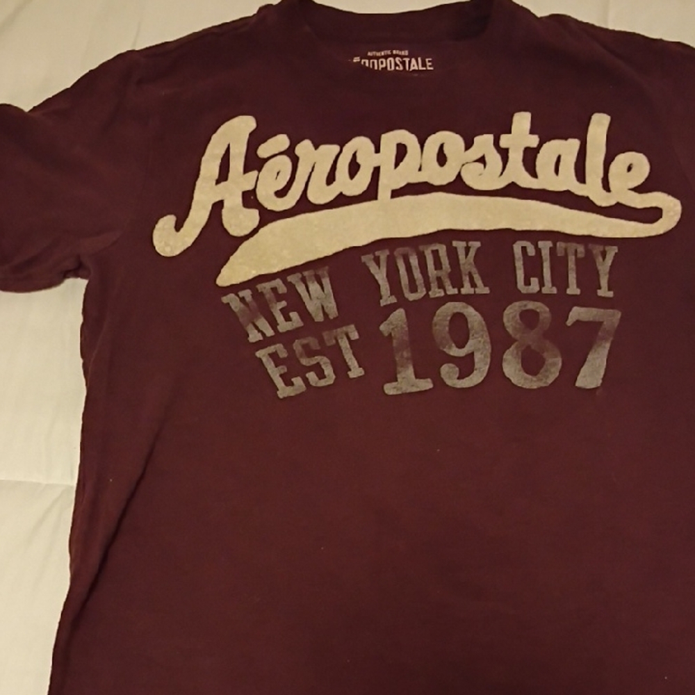 Aeropostale Men's Burgundy Tee with Cream Logo